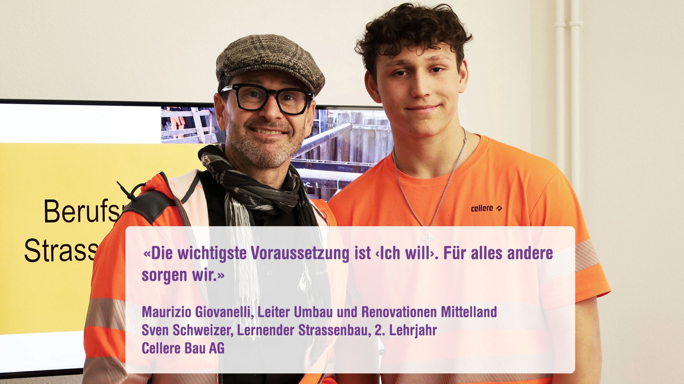 Maurizio Giovanelli und Sven Schweizer von Cellere stehen vor ihrem Stand an der Lehrstellenbörse. | © ask! – Beratungsdienste für Ausbildung und Beruf
